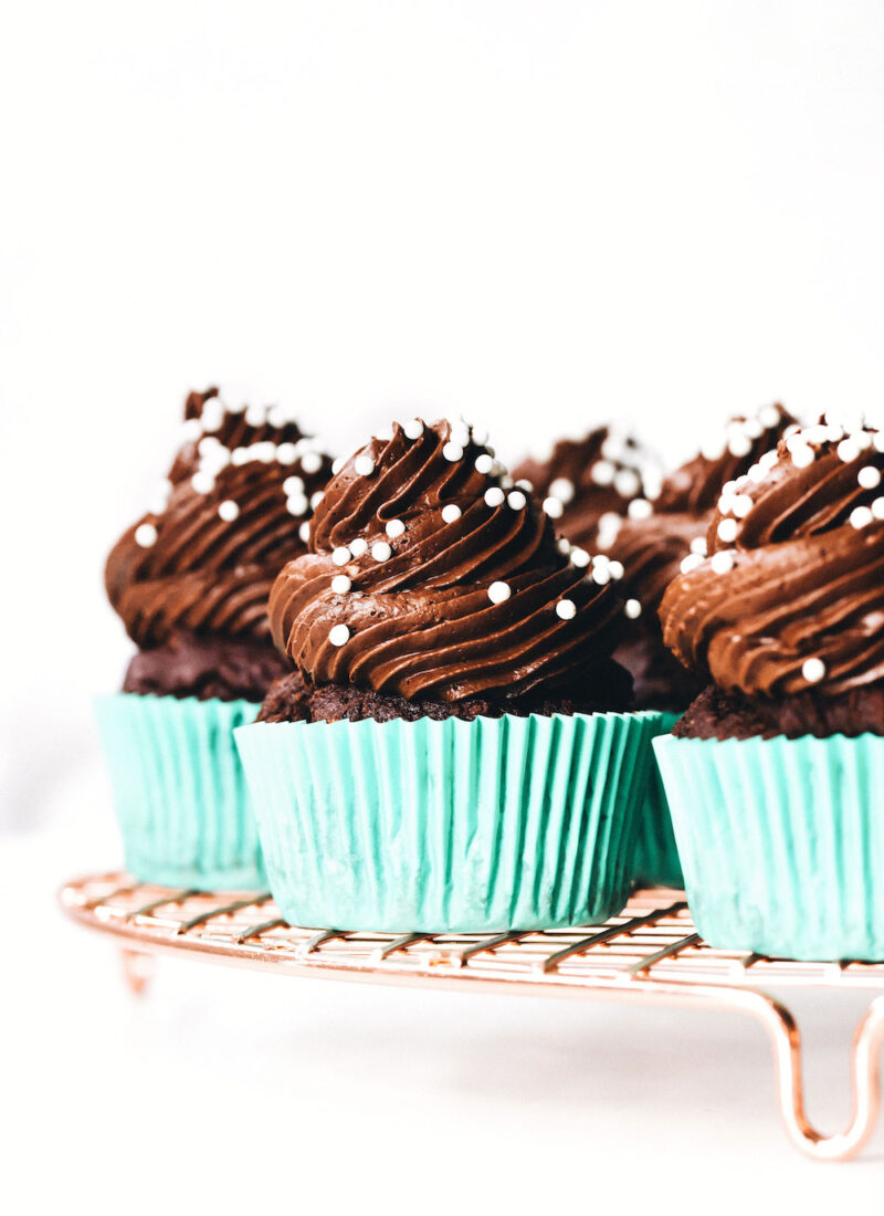 The BEST Healthy Chocolate Cupcakes