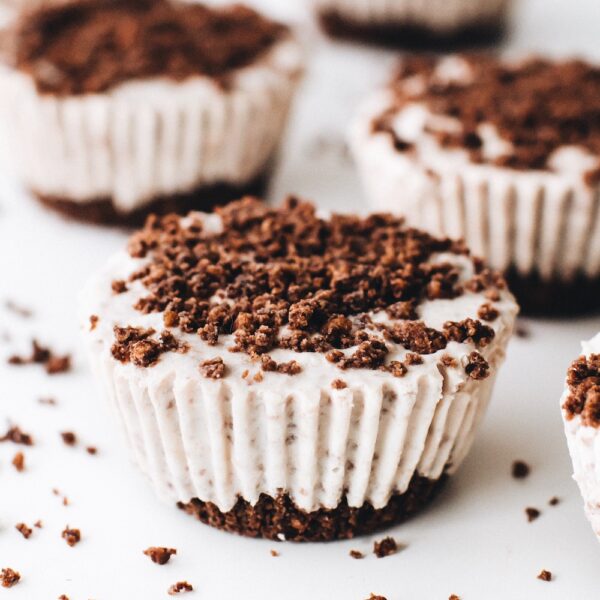 Cookies and Cream Cheesecakes (Vegan + GlutenFree) Feasting on Fruit