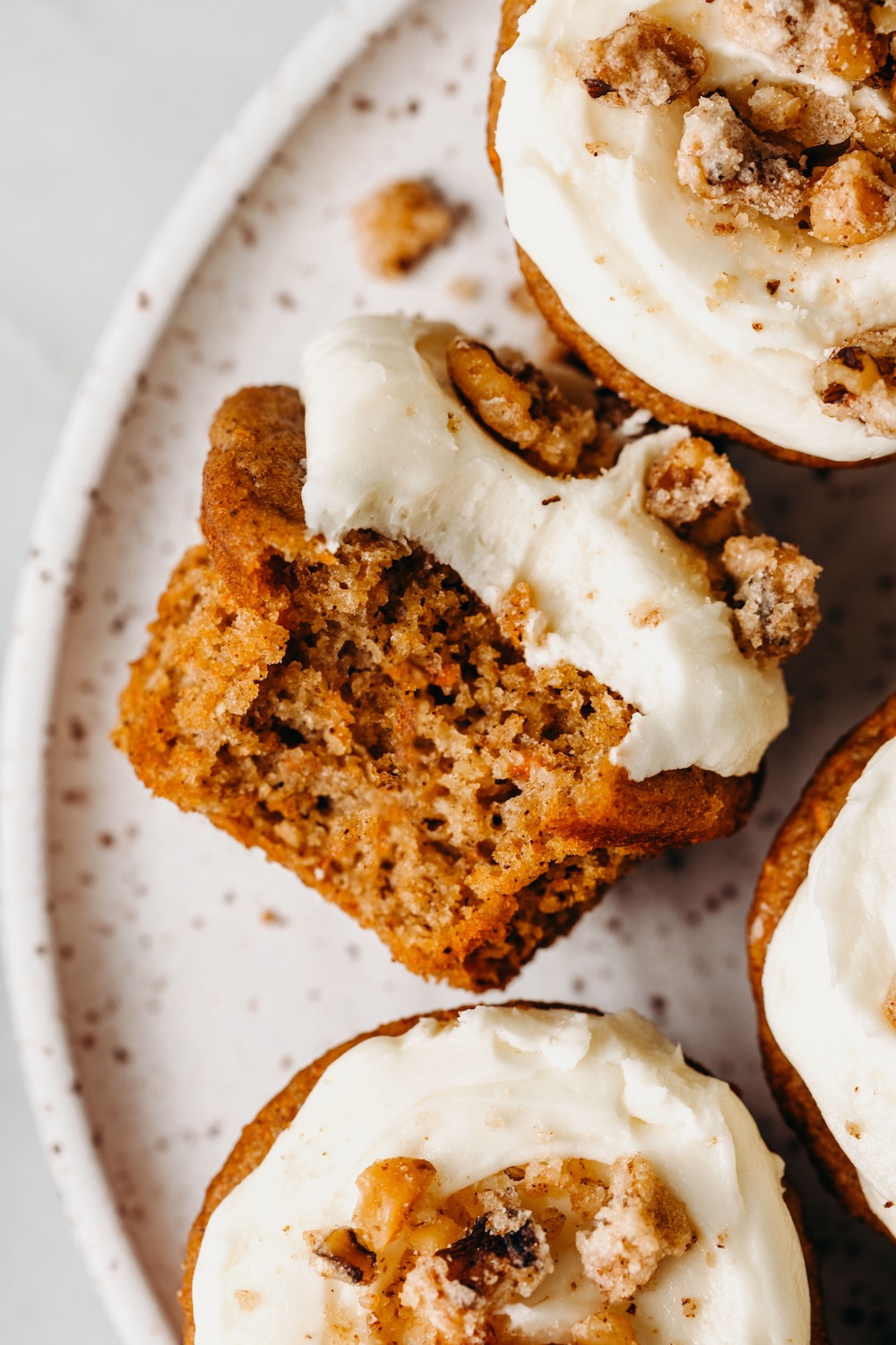 Healthy Carrot Cake Cupcakes (vegan + gluten-free)